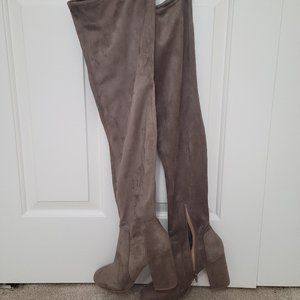 Christian Siriano Over the Knee Taupe Suede Boots Size 9 NEW